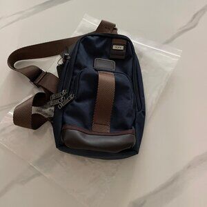 ⭐🦁 Blue Nylon Crossbody Sling Bag